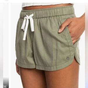 Roxy impossible love shorts size small